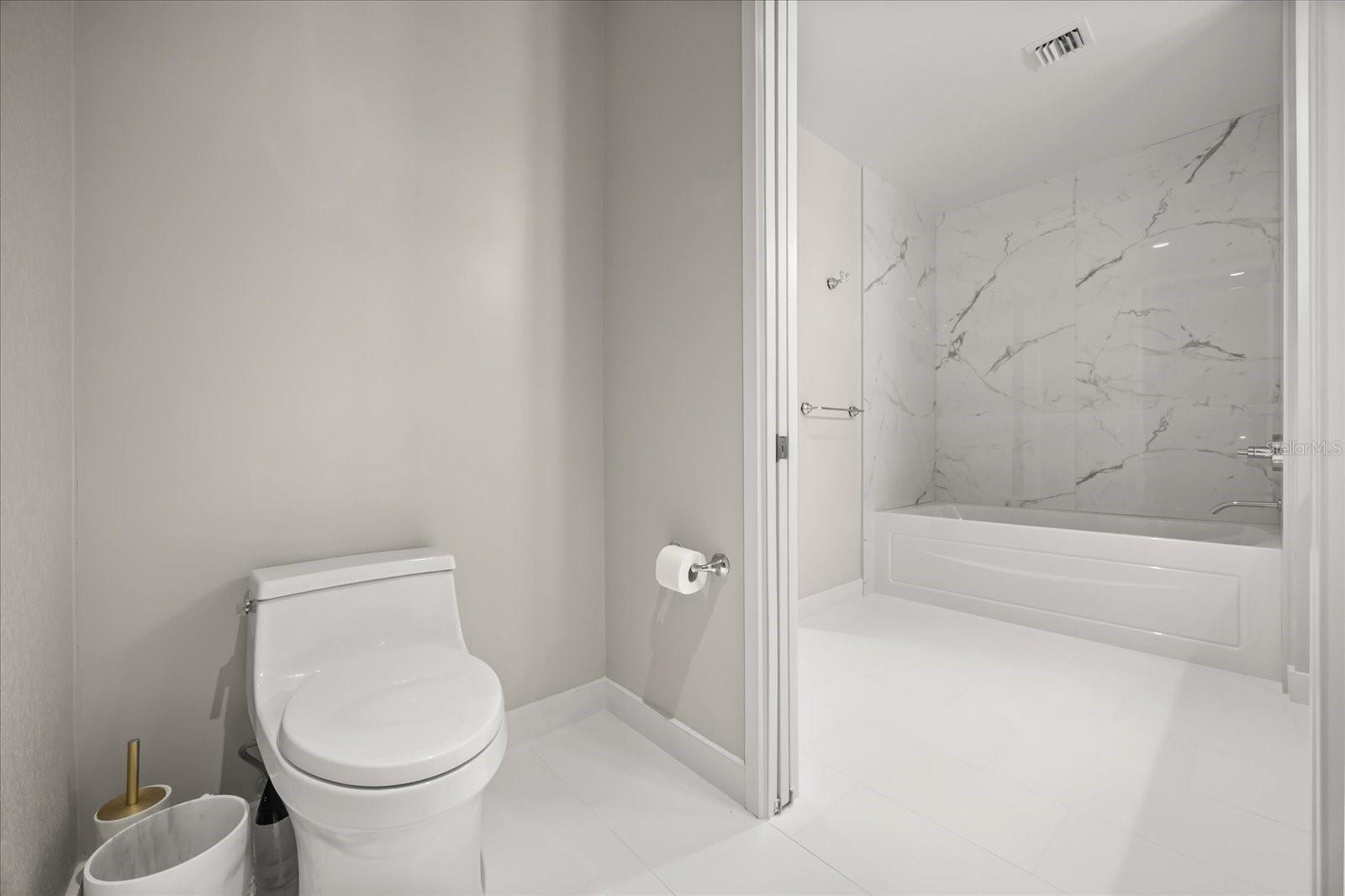 Image 21 of 38 For 150 Robinson Street 26b