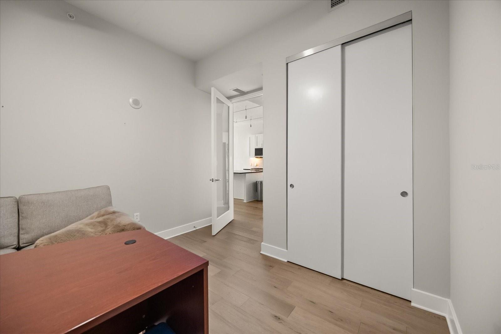 Image 23 of 38 For 150 Robinson Street 26b