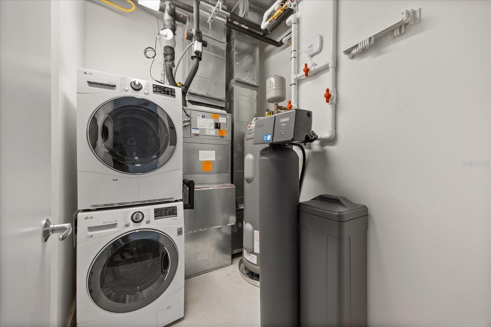 Image 26 of 38 For 150 Robinson Street 26b