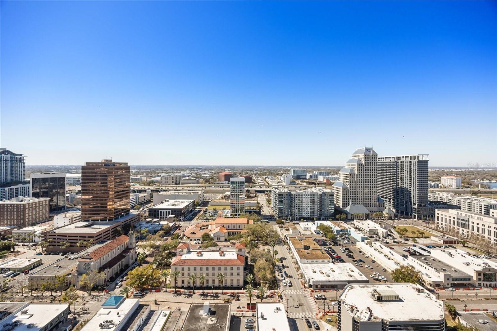 Image 29 of 38 For 150 Robinson Street 26b