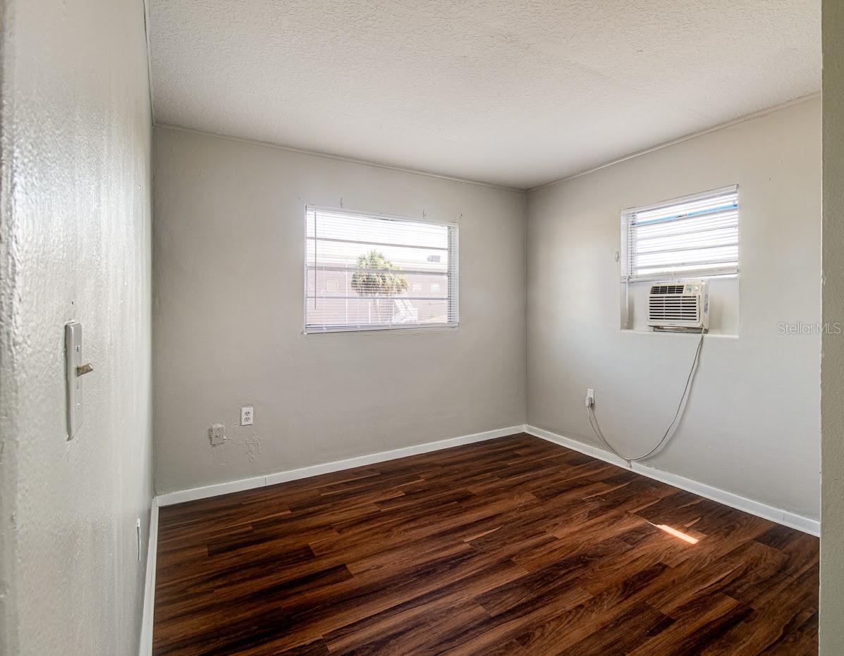 Image 8 of 8 For 1343 West Point Drive 8