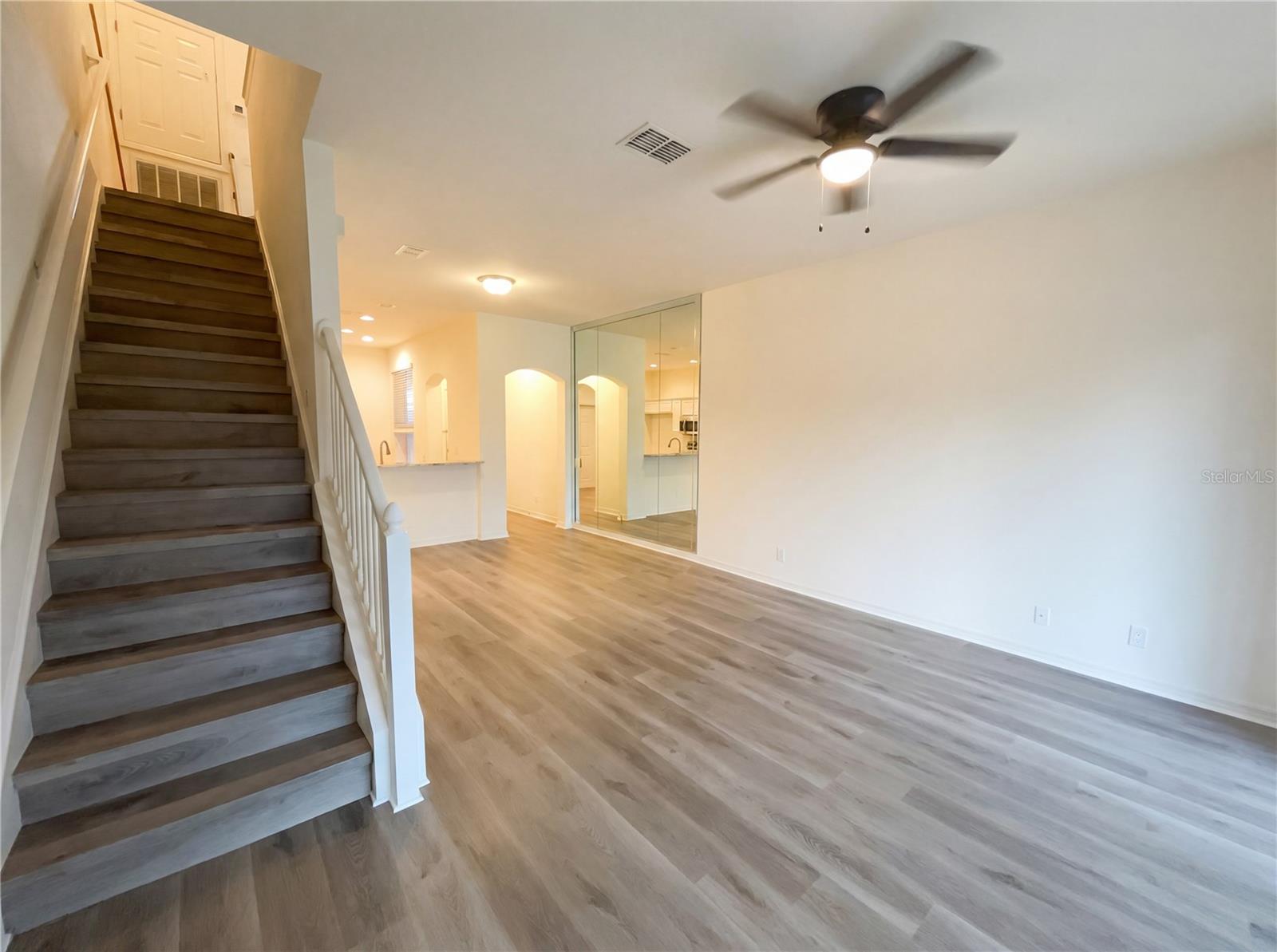 Listing photo id 8 for 4126 Key Thatch Drive