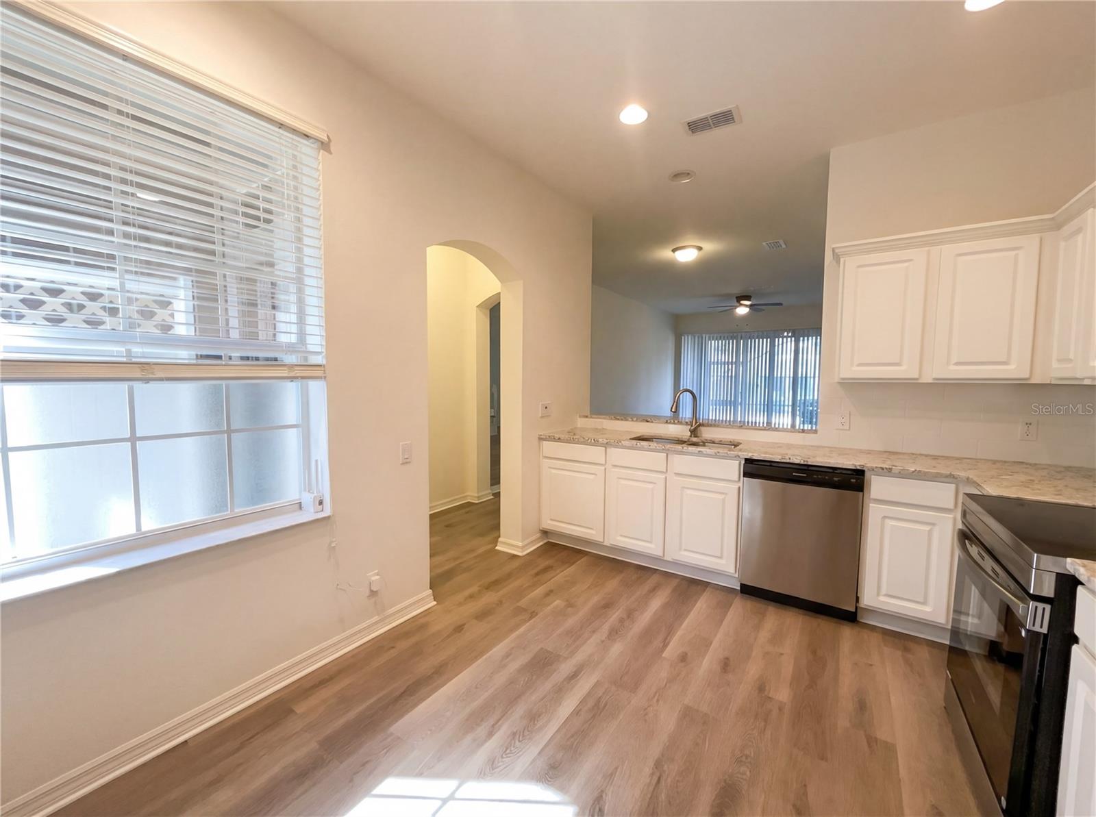 Listing photo id 16 for 4126 Key Thatch Drive