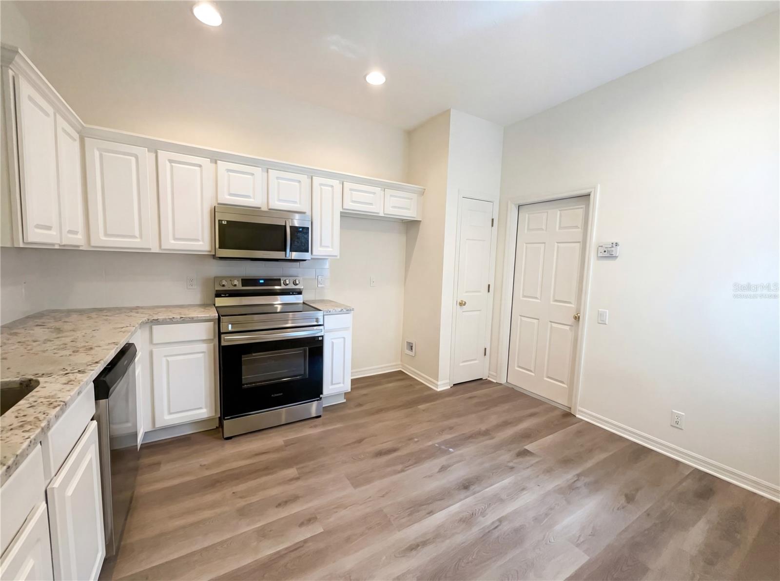 Listing photo id 0 for 4126 Key Thatch Drive