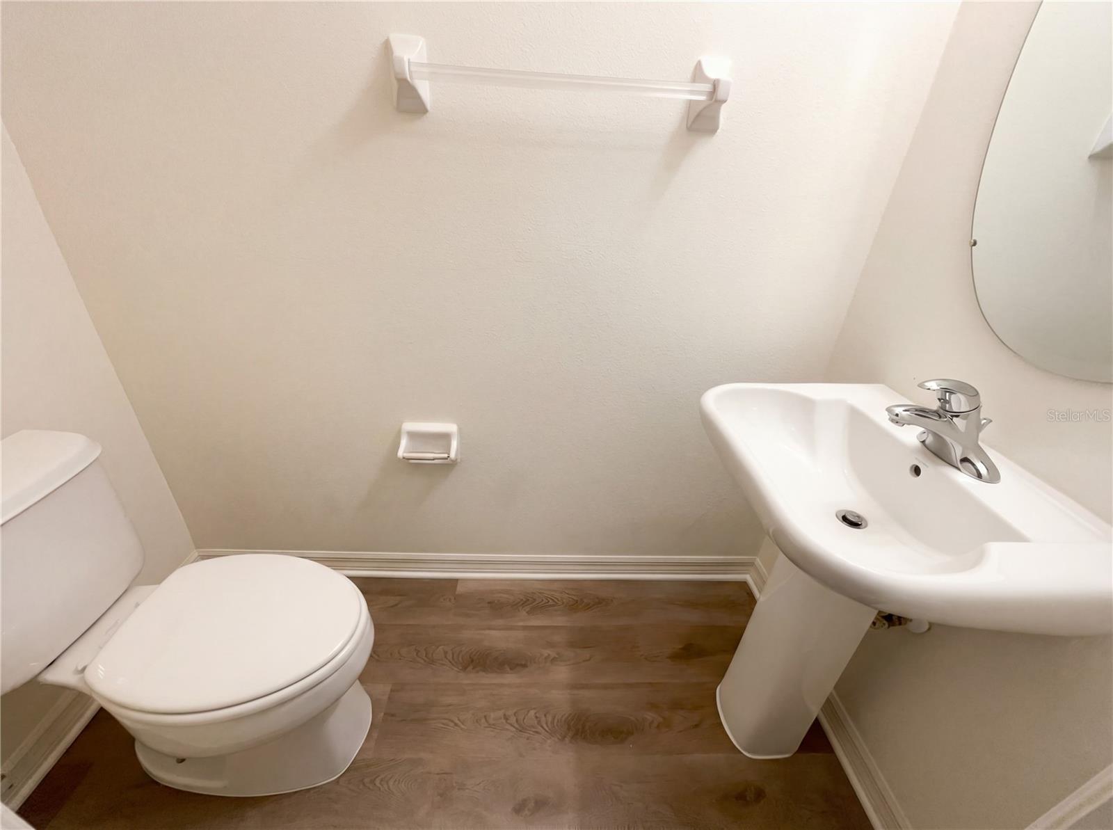 Listing photo id 5 for 4126 Key Thatch Drive