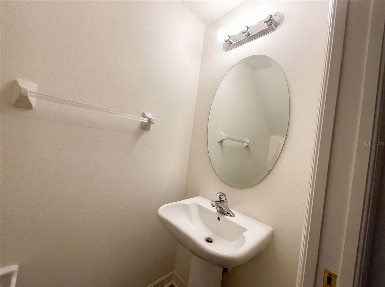 Listing photo id 6 for 4126 Key Thatch Drive