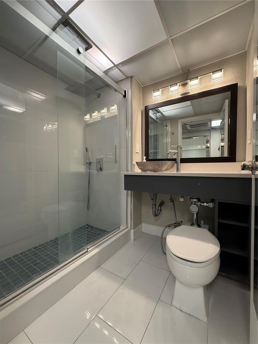 Listing photo id 15 for 151 Washington Street 321