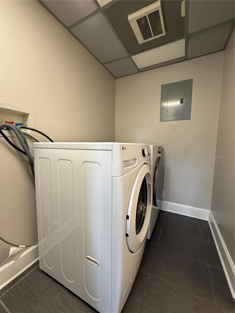 Listing photo id 23 for 151 Washington Street 321