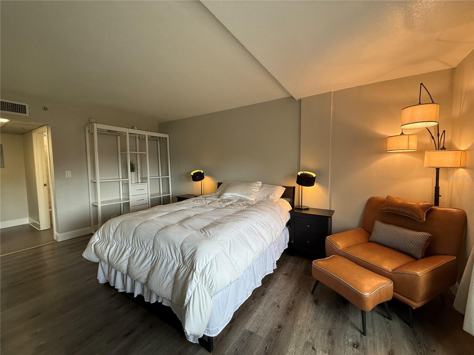 Listing photo id 26 for 151 Washington Street 321