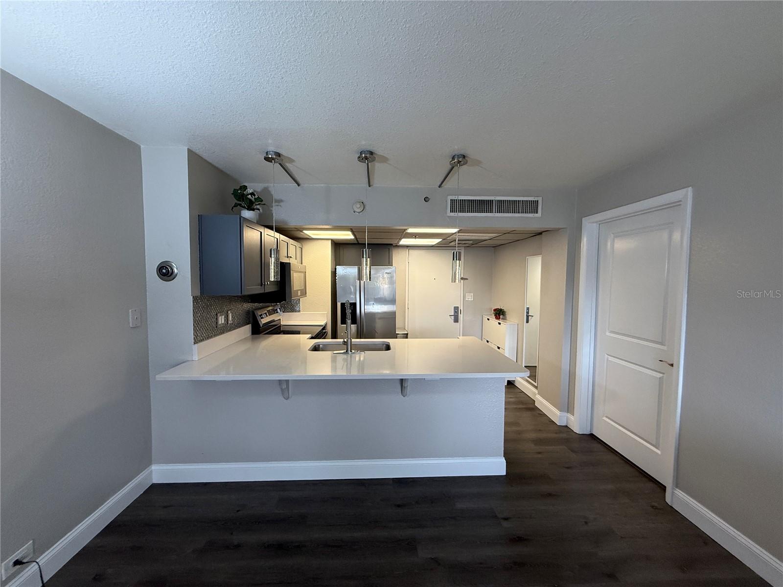 Listing photo id 30 for 151 Washington Street 321