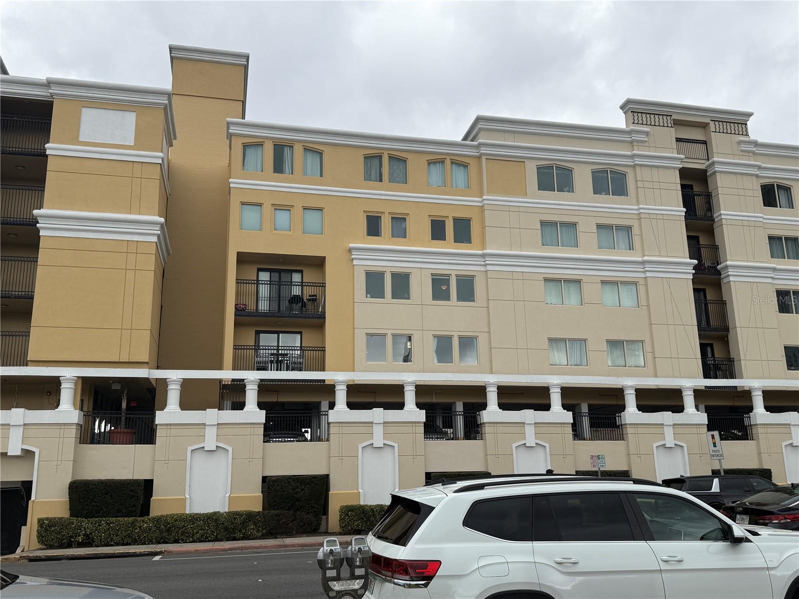 Listing photo id 39 for 151 Washington Street 321