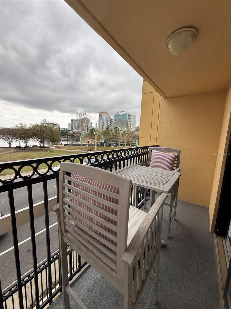 Listing photo id 5 for 151 Washington Street 321