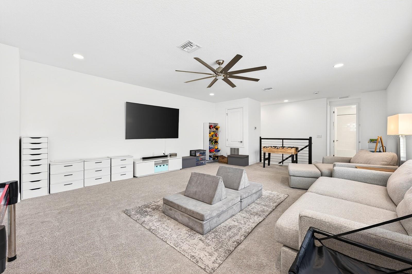 Image 23 of 44 For 748 Trillium Court