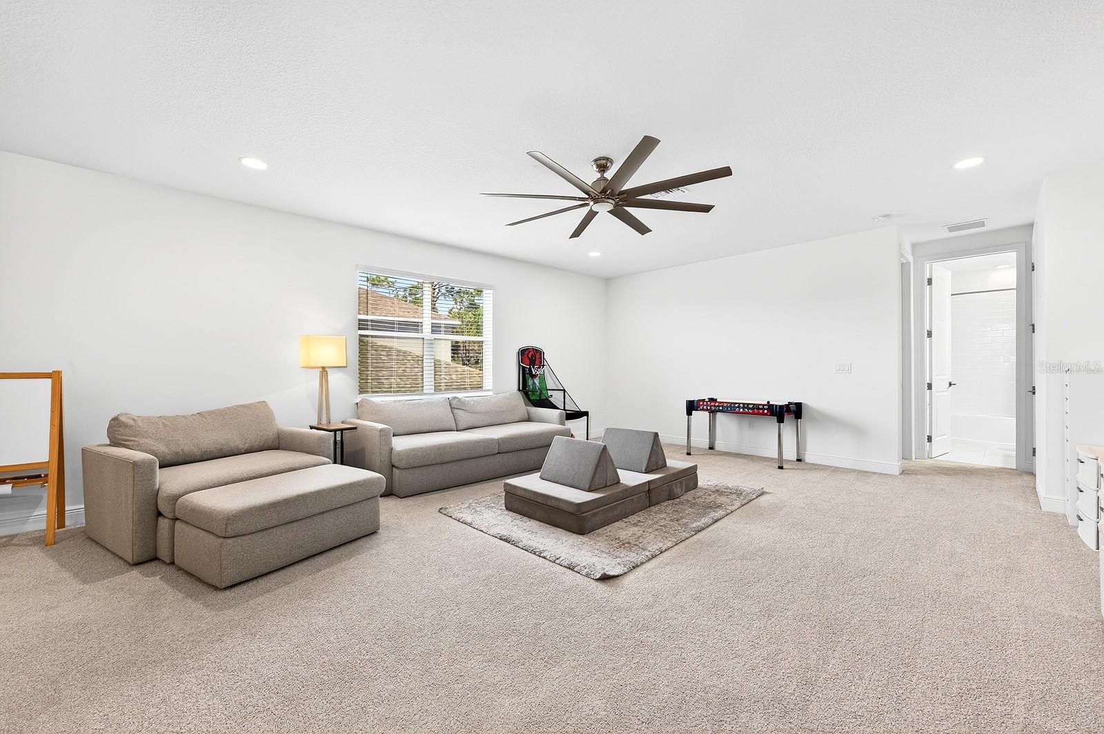 Image 24 of 44 For 748 Trillium Court