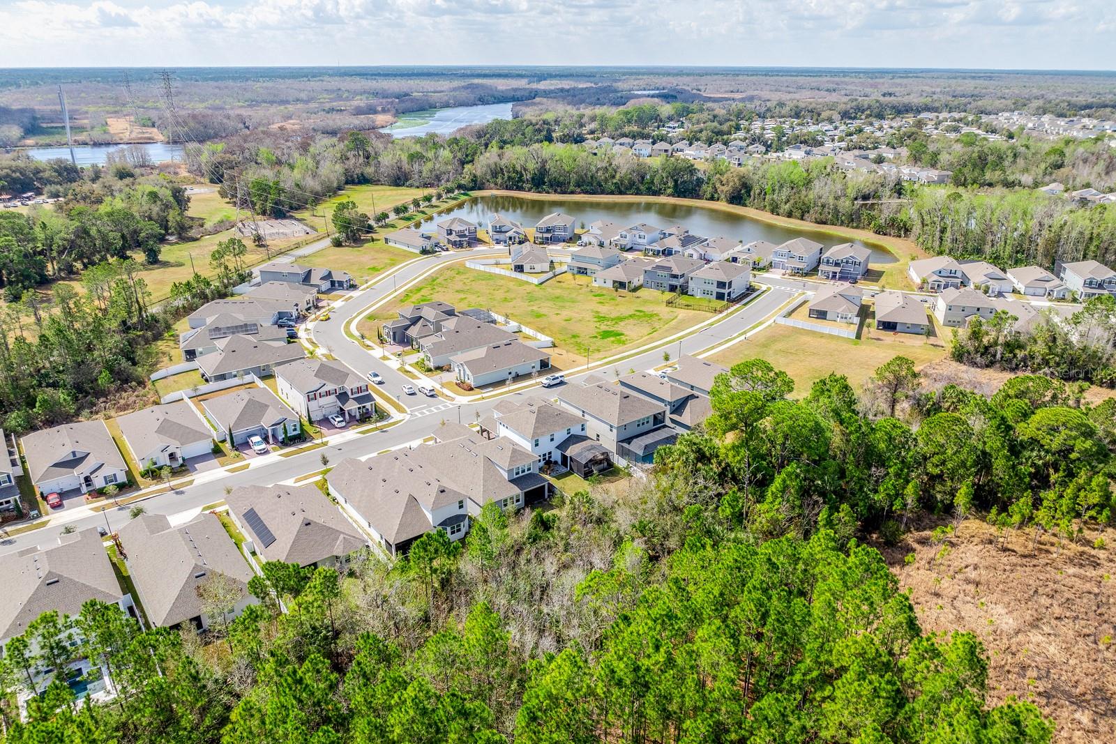 Image 33 of 44 For 748 Trillium Court