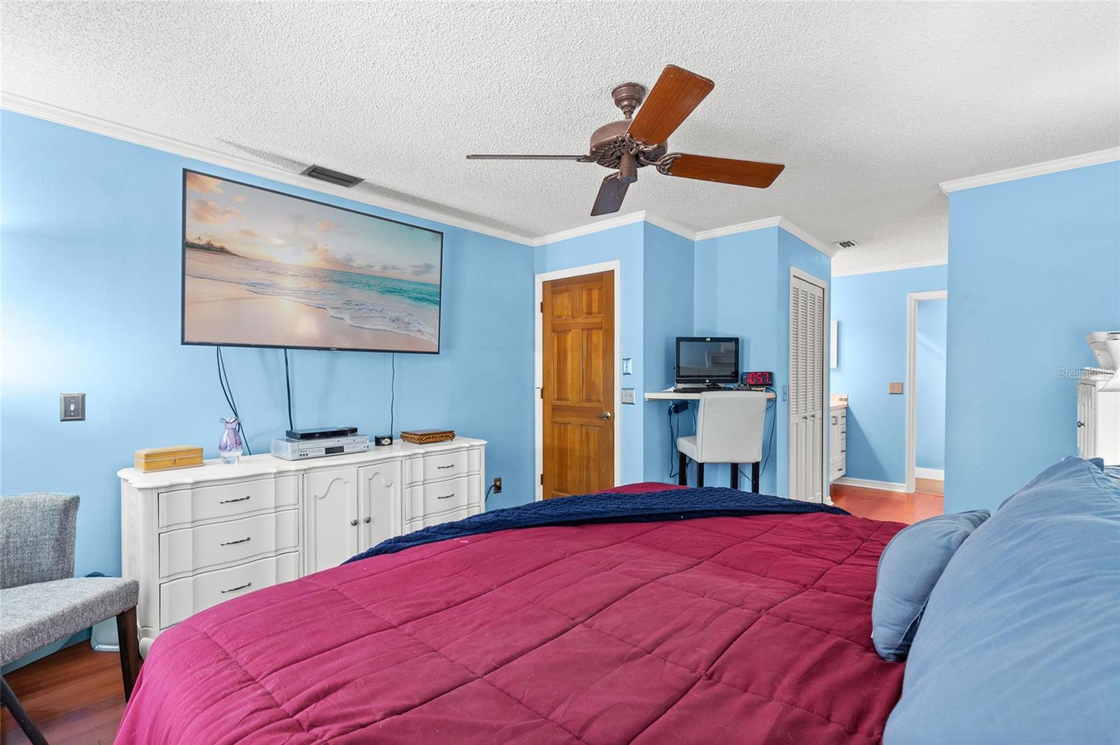 Image 23 of 49 For 2080 Apricot Drive