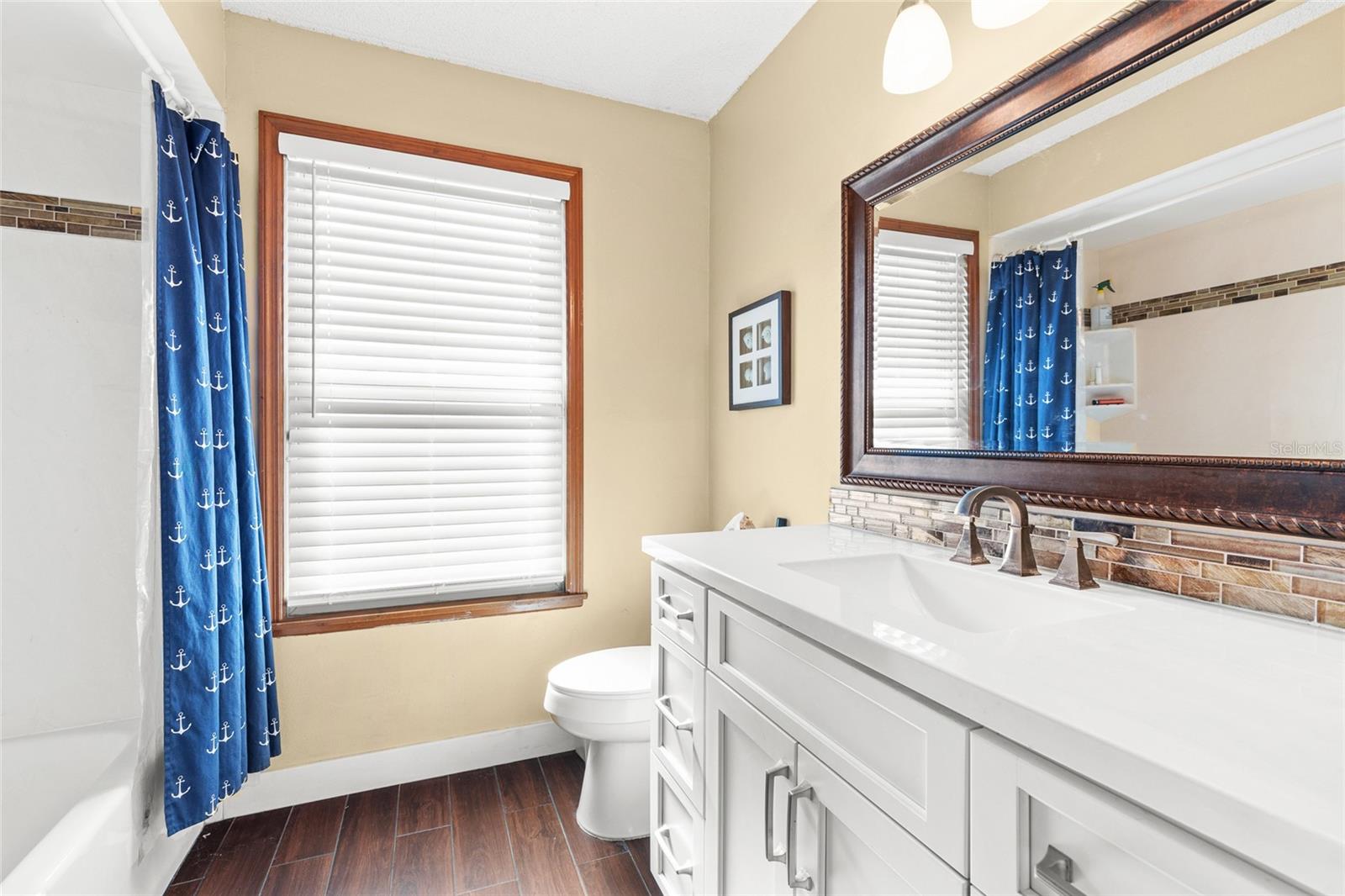 Image 28 of 49 For 2080 Apricot Drive