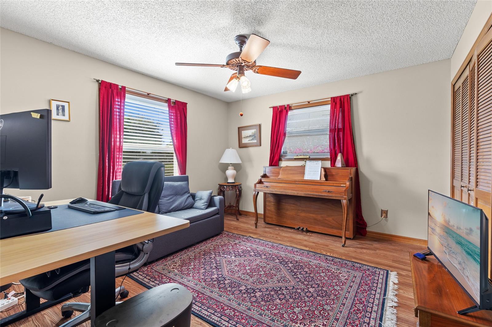 Image 32 of 49 For 2080 Apricot Drive