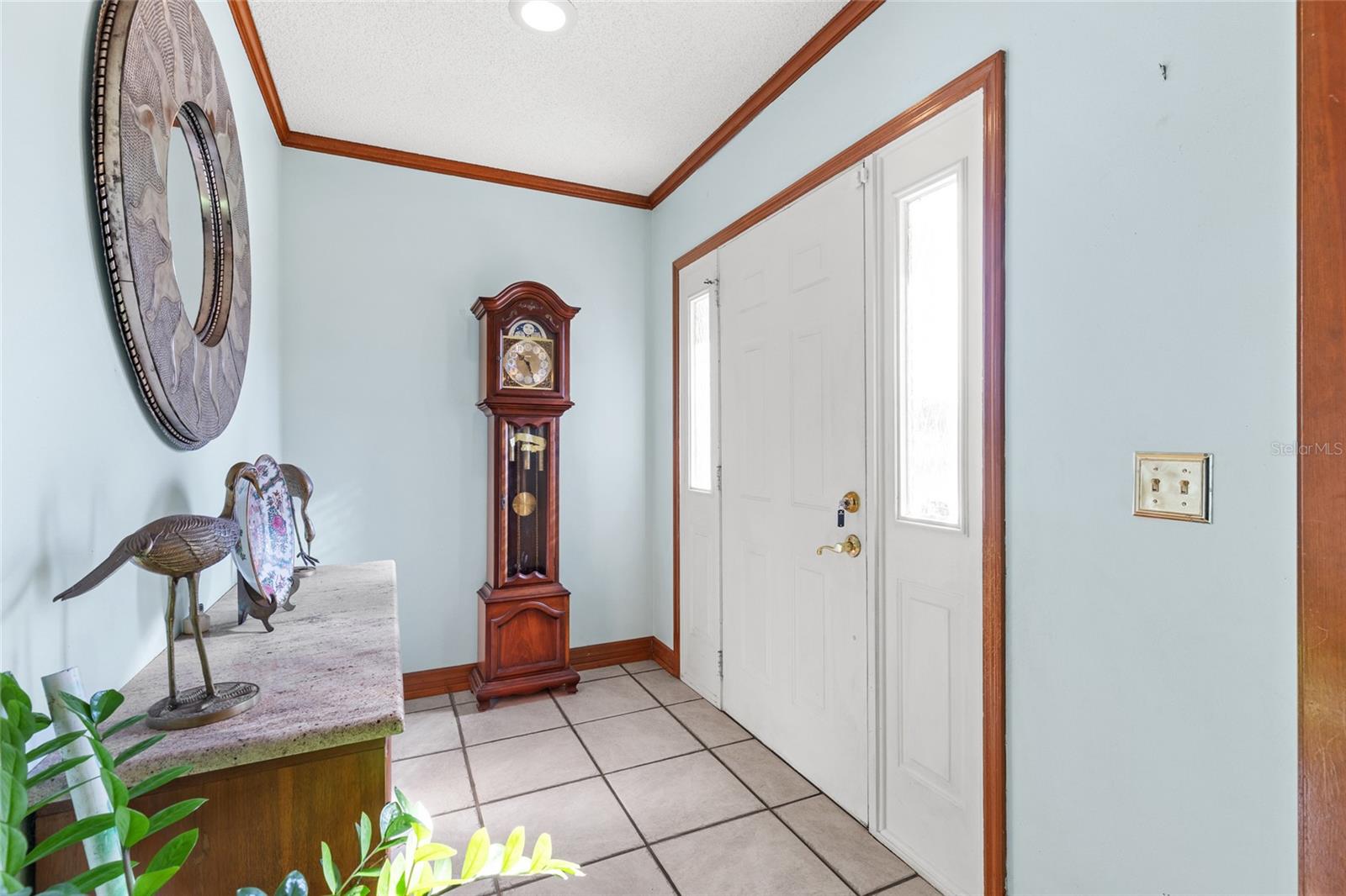 Image 5 of 49 For 2080 Apricot Drive