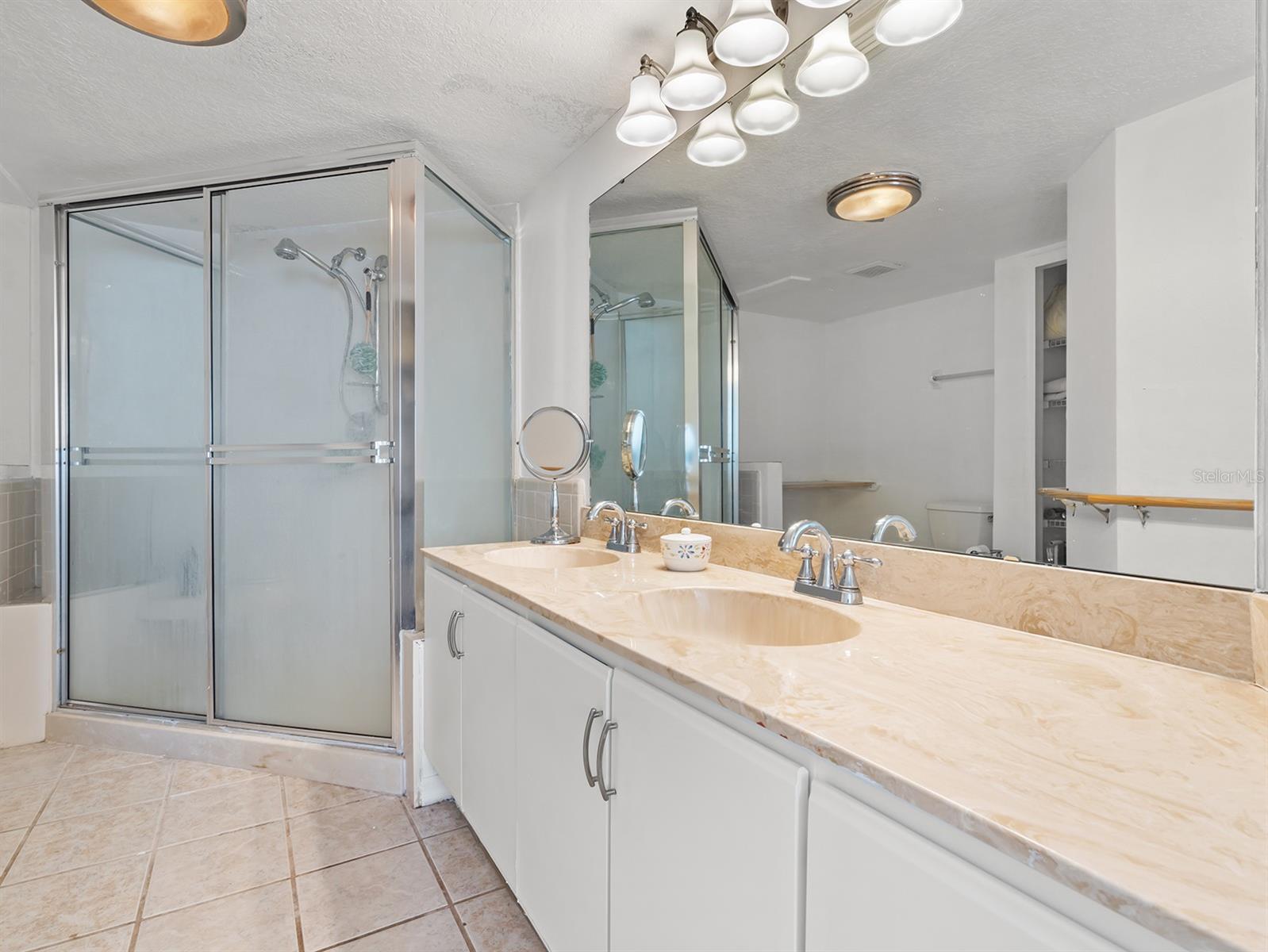 Image 9 of 13 For 2413 Tack Room Lane 2