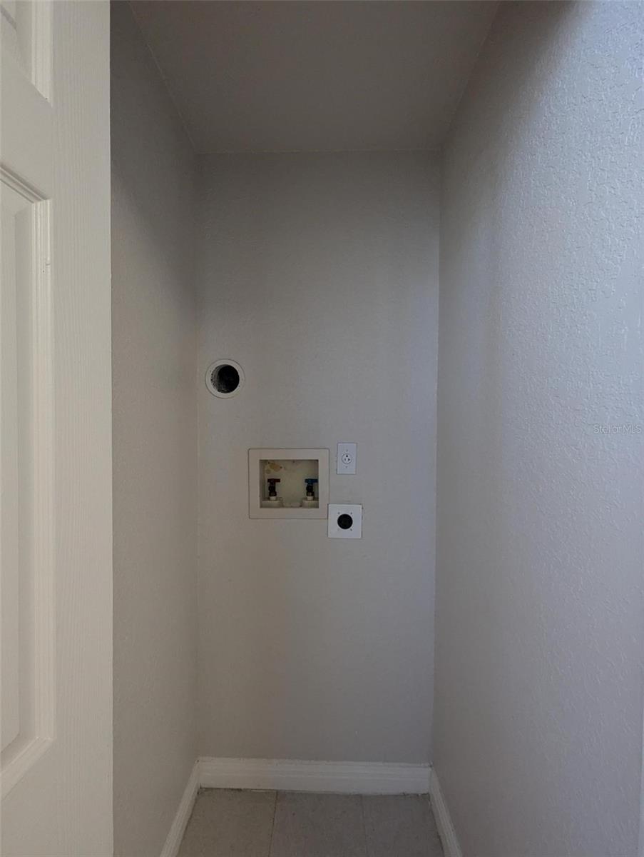 Image 11 of 17 For 911 Orange Avenue 129