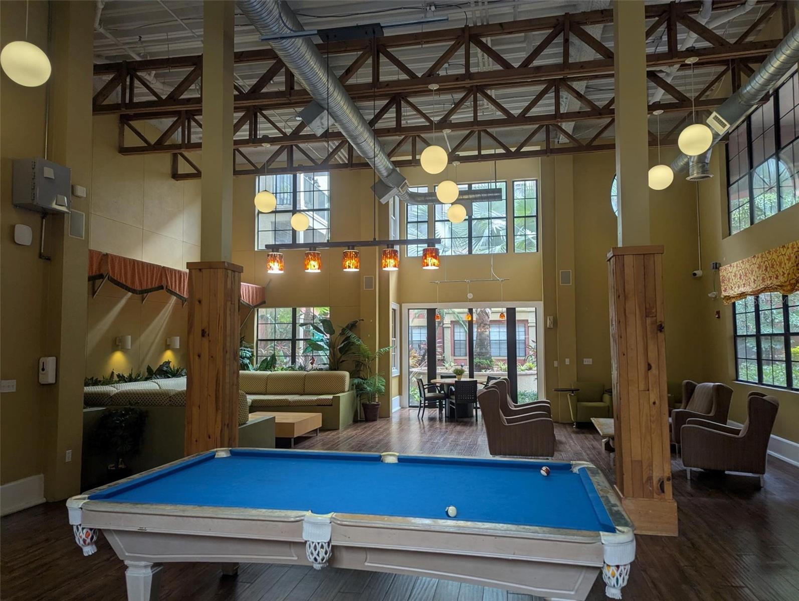 Image 14 of 17 For 911 Orange Avenue 129