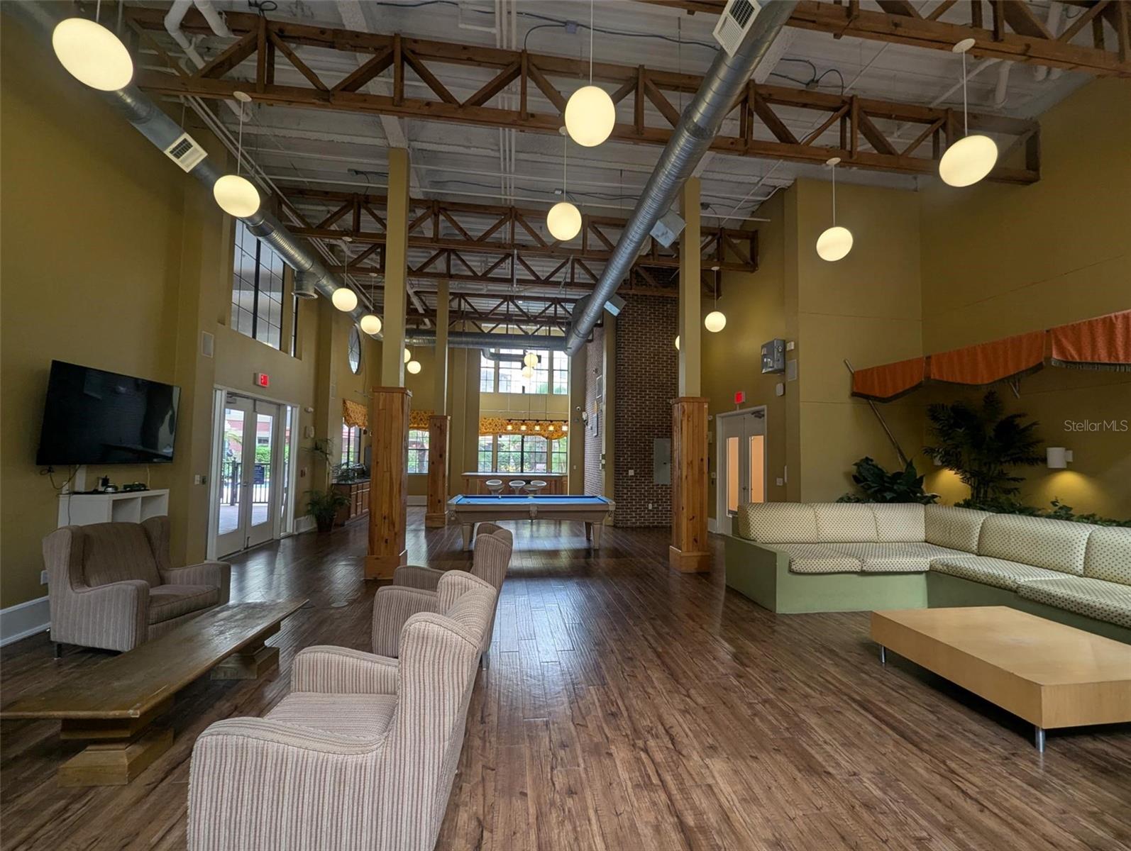 Image 15 of 17 For 911 Orange Avenue 129