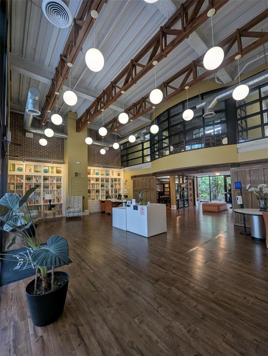 Image 16 of 17 For 911 Orange Avenue 129