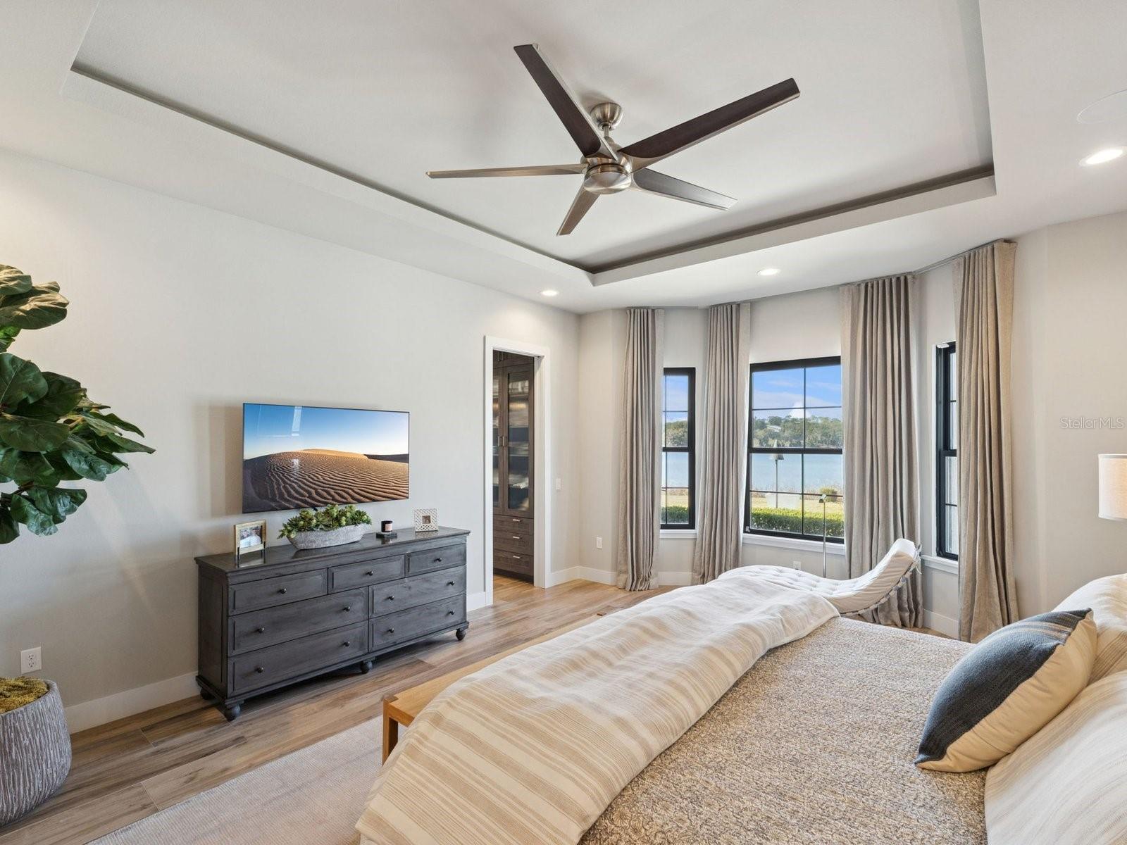 Image 30 of 80 For 22151 Lake Seneca Road