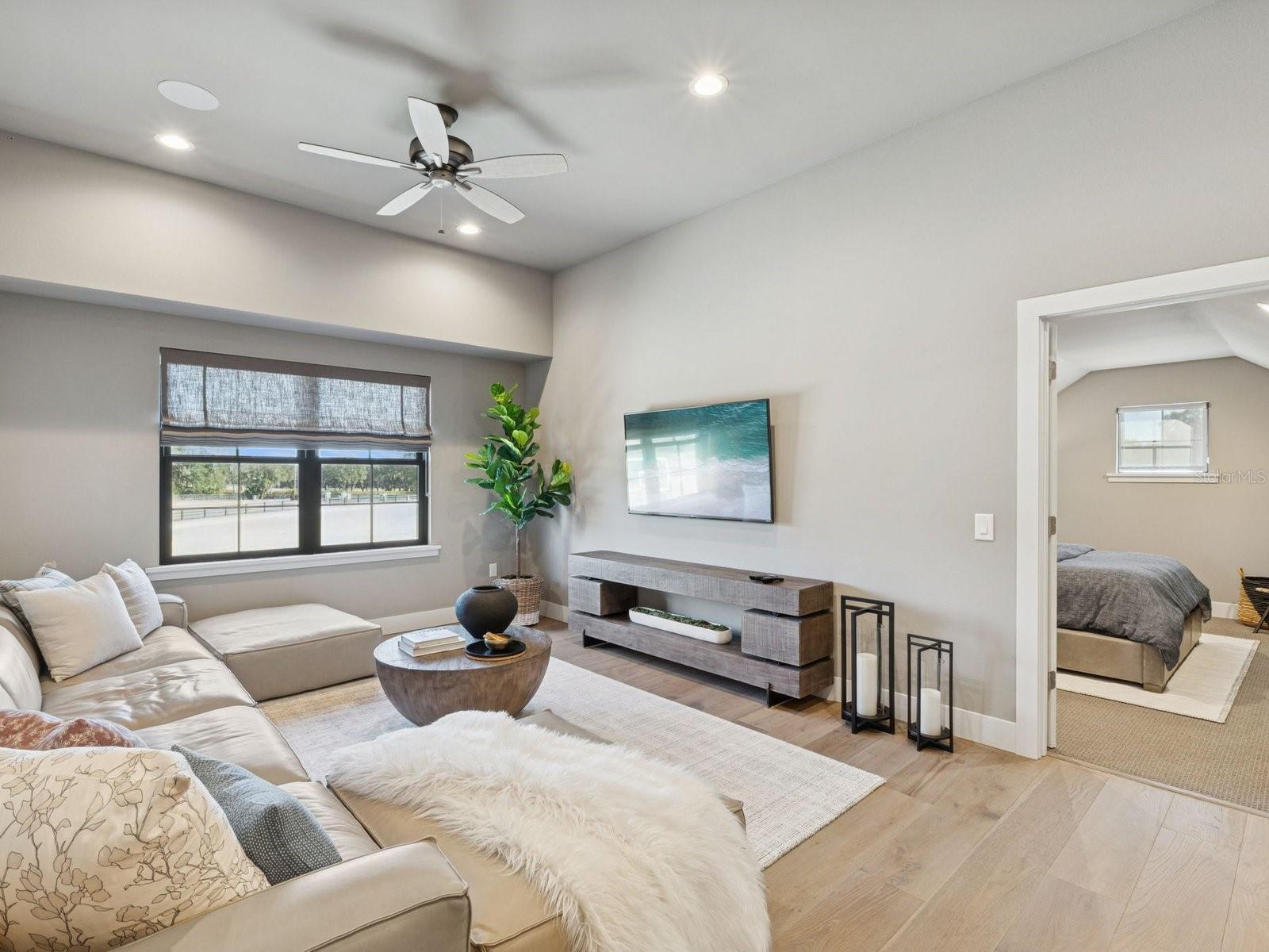 Image 47 of 80 For 22151 Lake Seneca Road