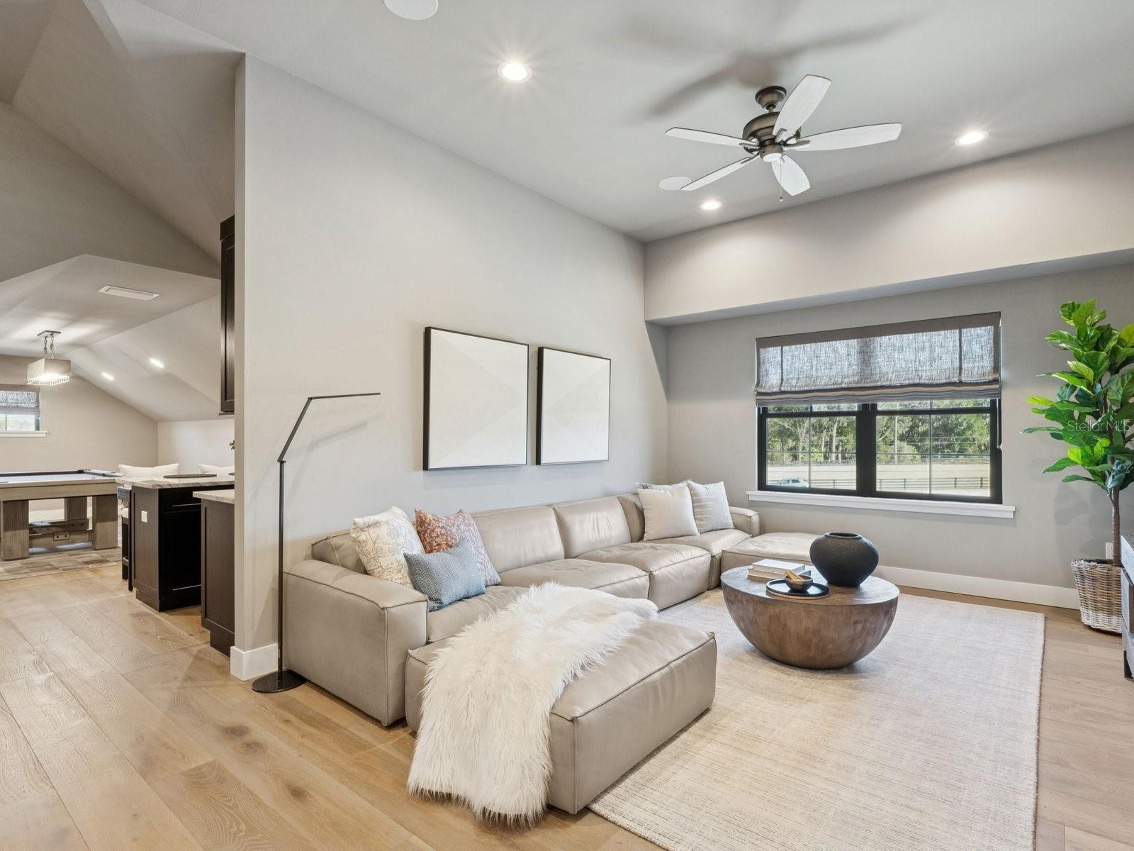 Image 48 of 80 For 22151 Lake Seneca Road