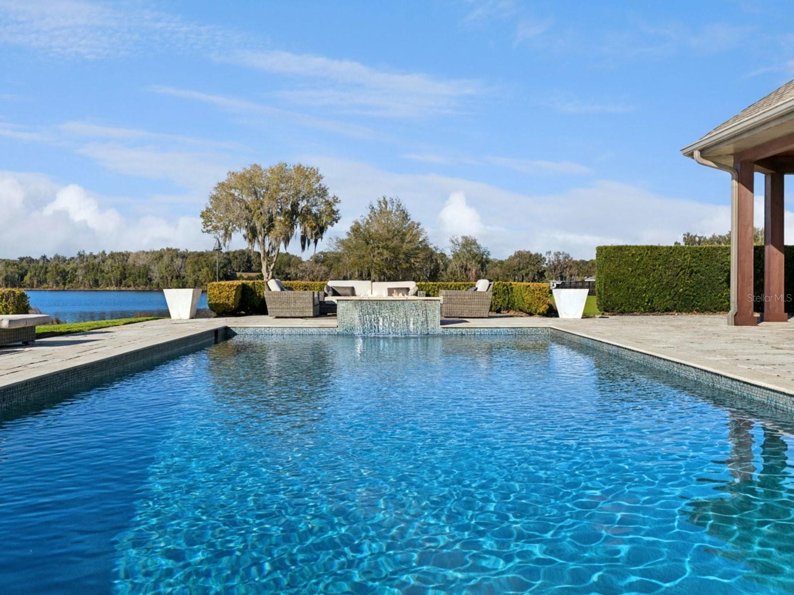 Image 57 of 80 For 22151 Lake Seneca Road