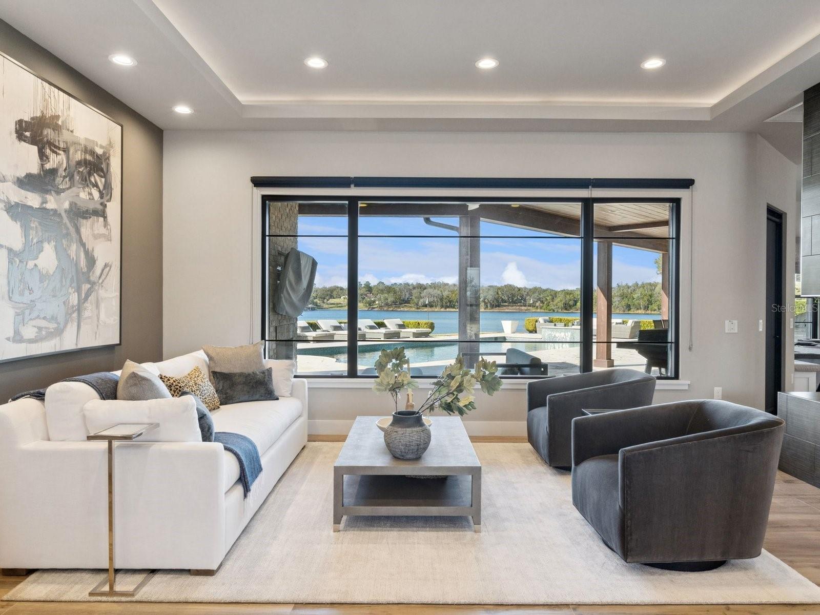 Image 8 of 80 For 22151 Lake Seneca Road