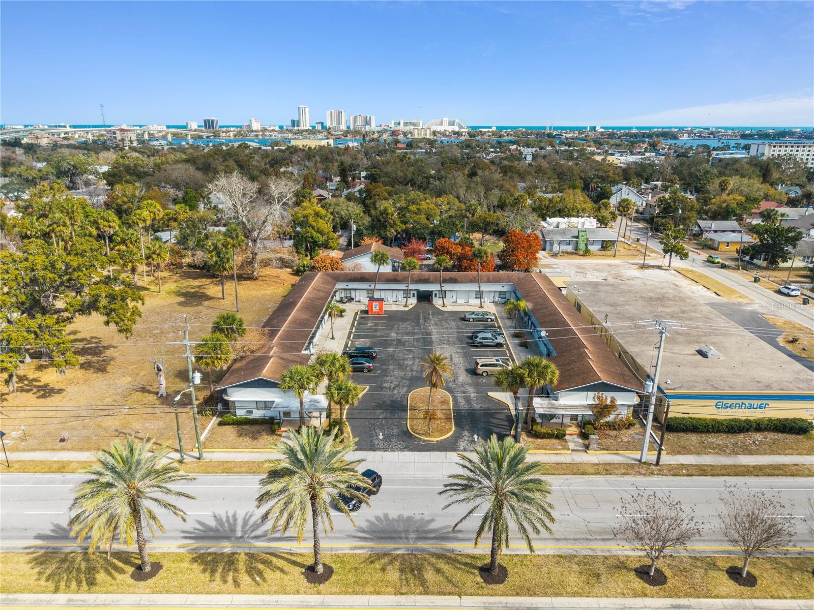 Image 7 of 13 For 619 Ridgewood Avenue