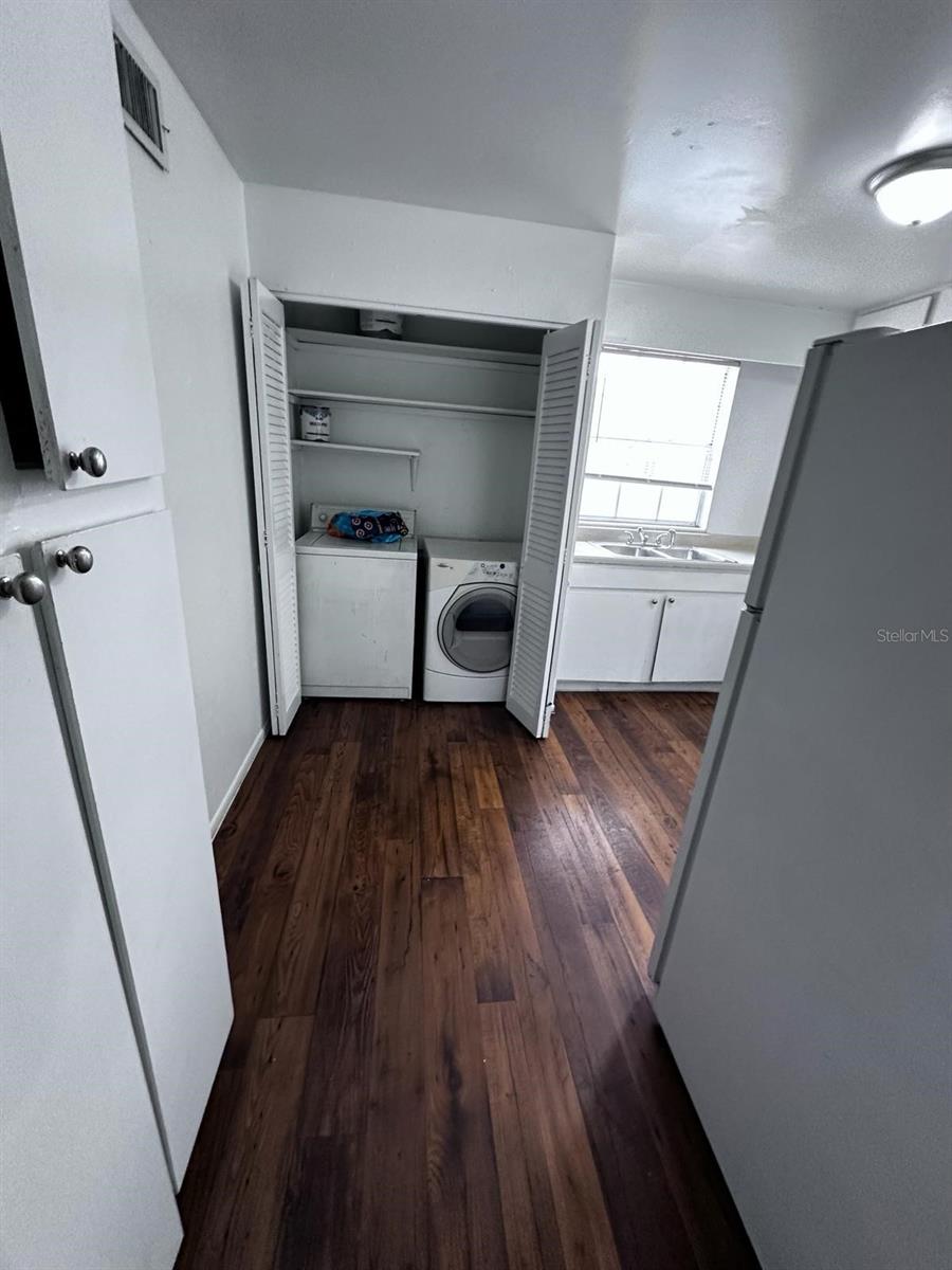 Image 3 of 16 For 400 Banyon Tree Circle 102