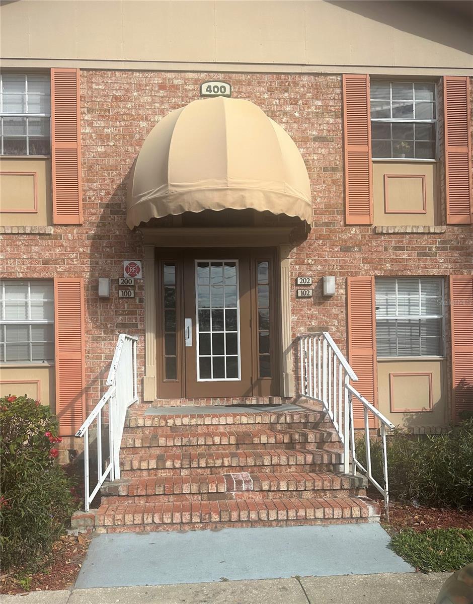 Image 5 of 16 For 400 Banyon Tree Circle 102