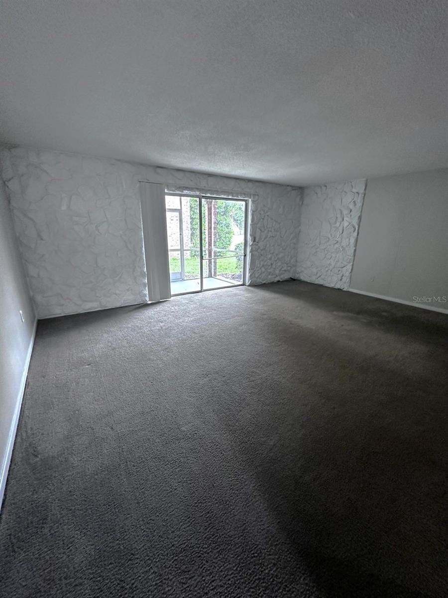 Image 8 of 16 For 400 Banyon Tree Circle 102