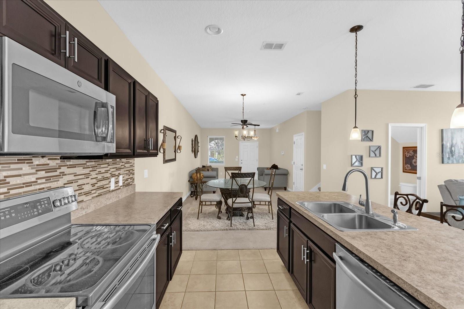 Image 12 of 37 For 609 Fortanini Circle