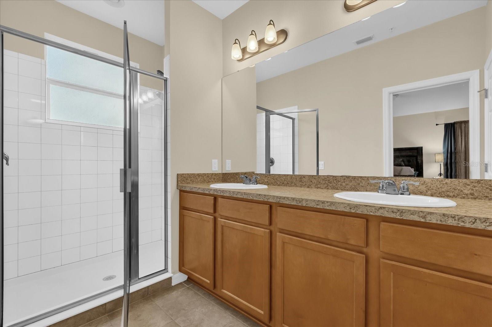 Image 16 of 37 For 609 Fortanini Circle