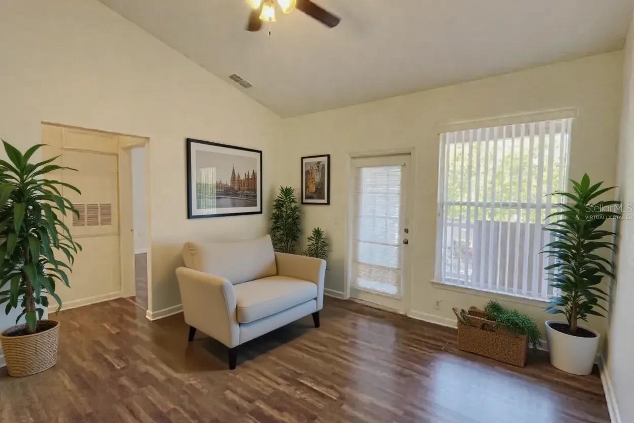 Image 10 of 30 For 17952 Villa Creek Drive 17952