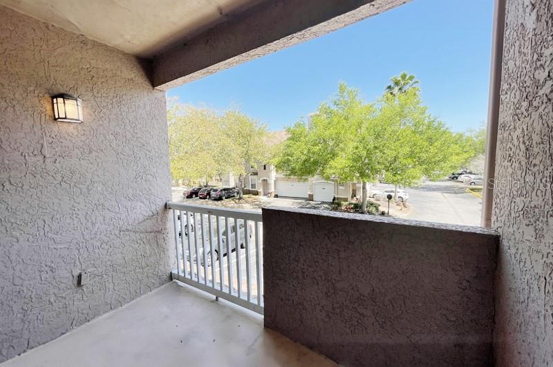 Image 11 of 30 For 17952 Villa Creek Drive 17952