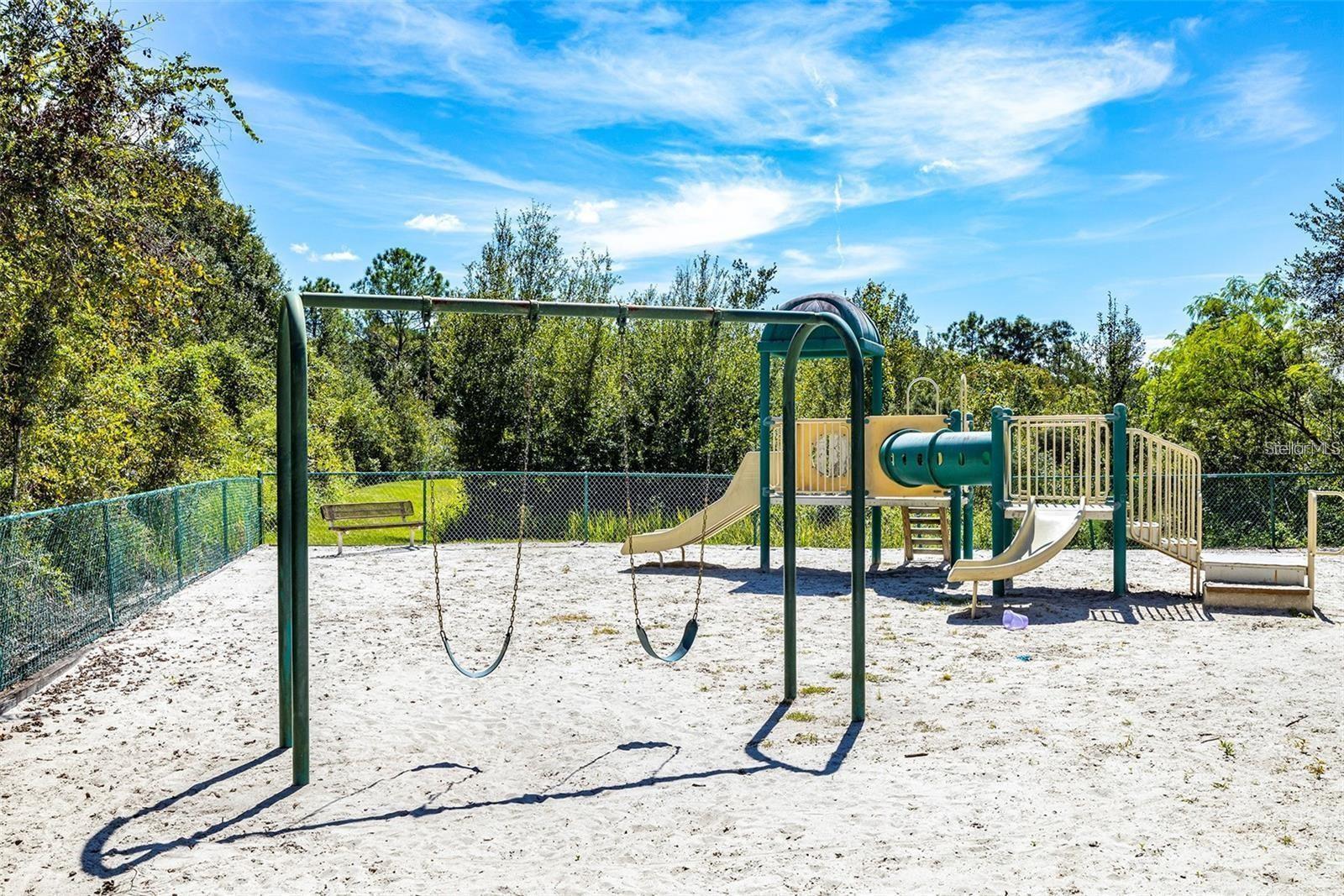 Image 27 of 30 For 17952 Villa Creek Drive 17952