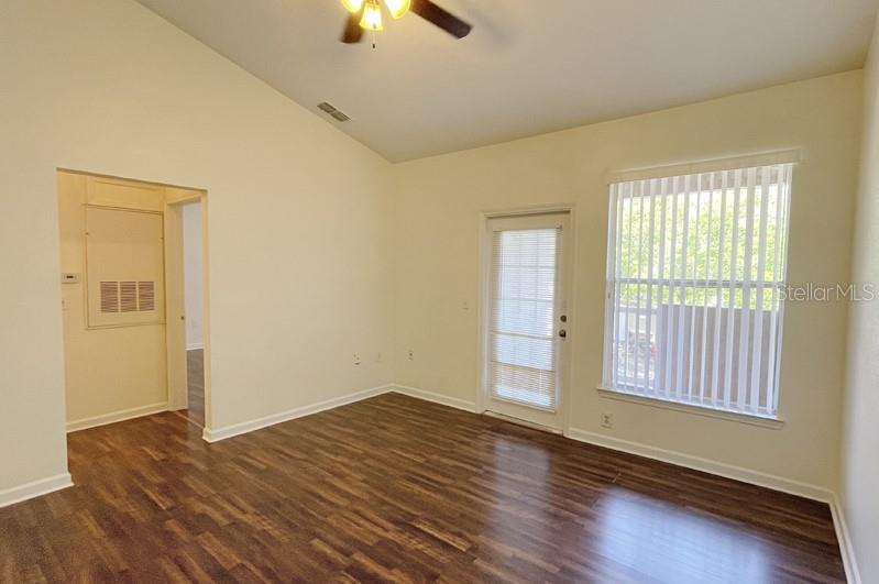 Image 8 of 30 For 17952 Villa Creek Drive 17952