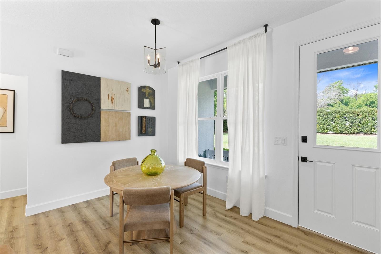 Image 17 of 68 For 16100 Harbar Oaks Drive