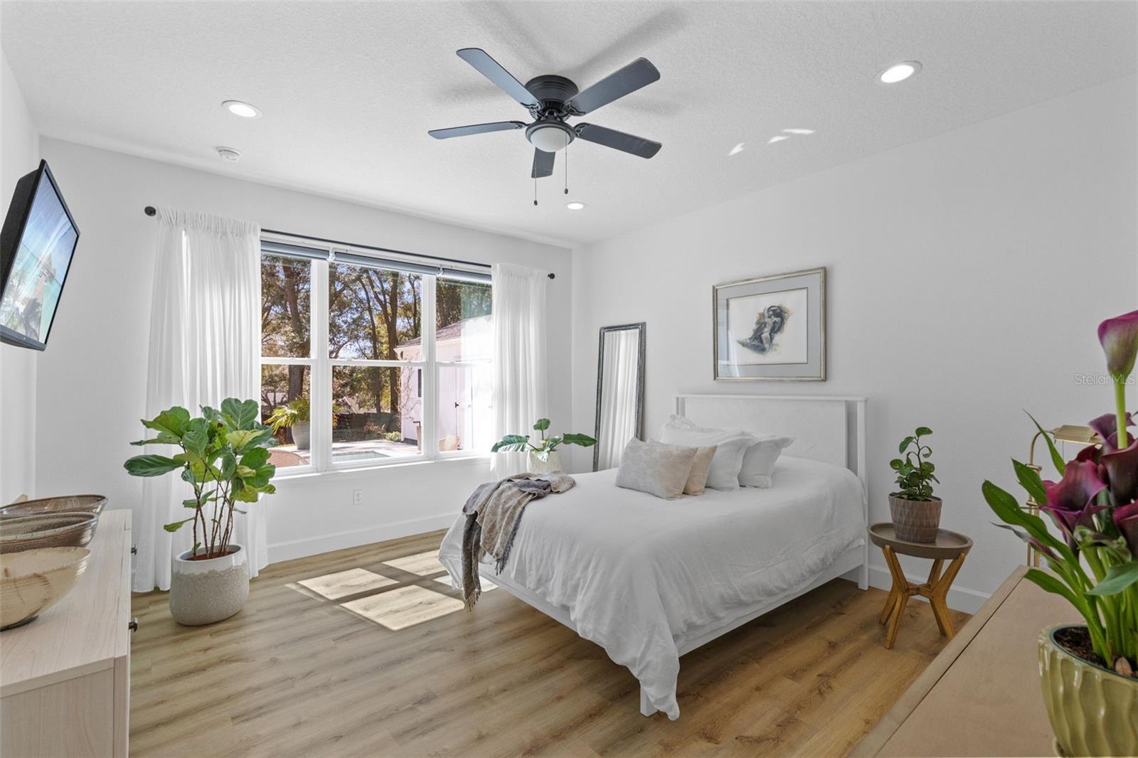 Image 20 of 68 For 16100 Harbar Oaks Drive