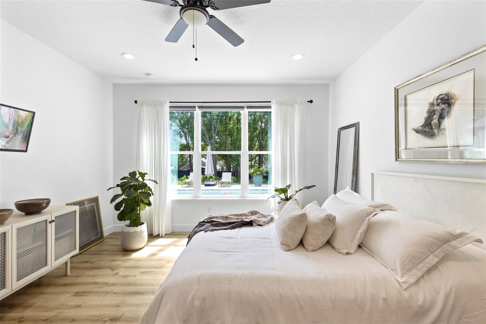 Image 21 of 68 For 16100 Harbar Oaks Drive