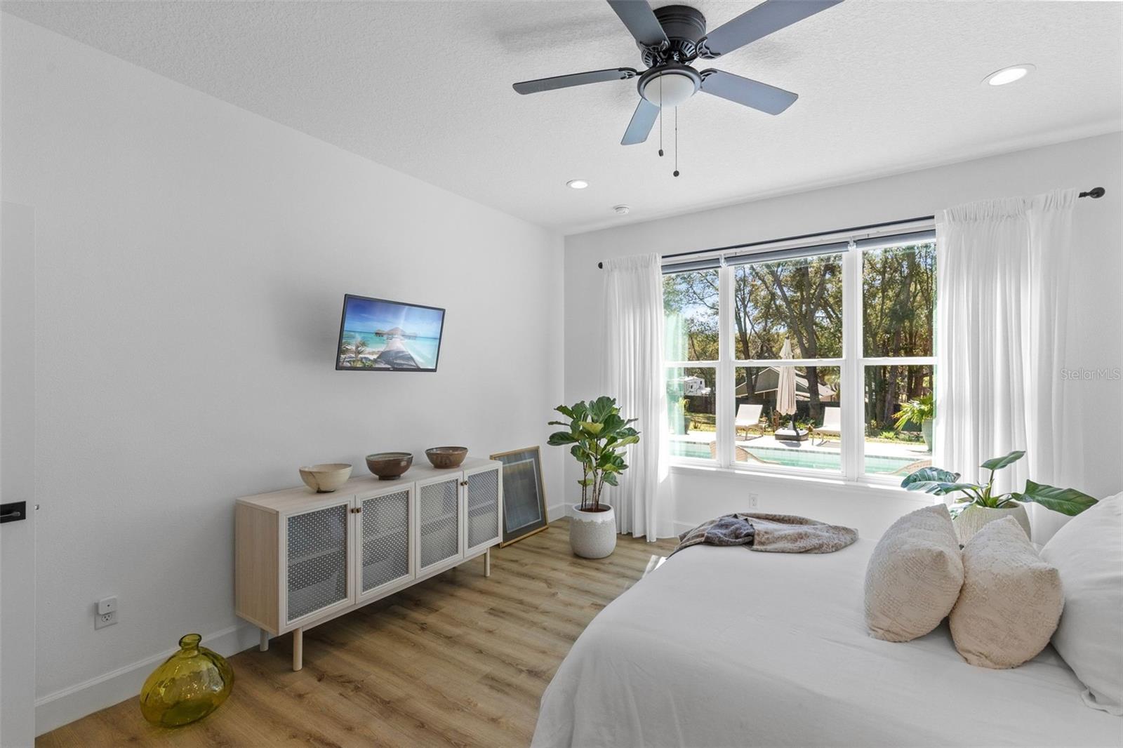 Image 22 of 68 For 16100 Harbar Oaks Drive