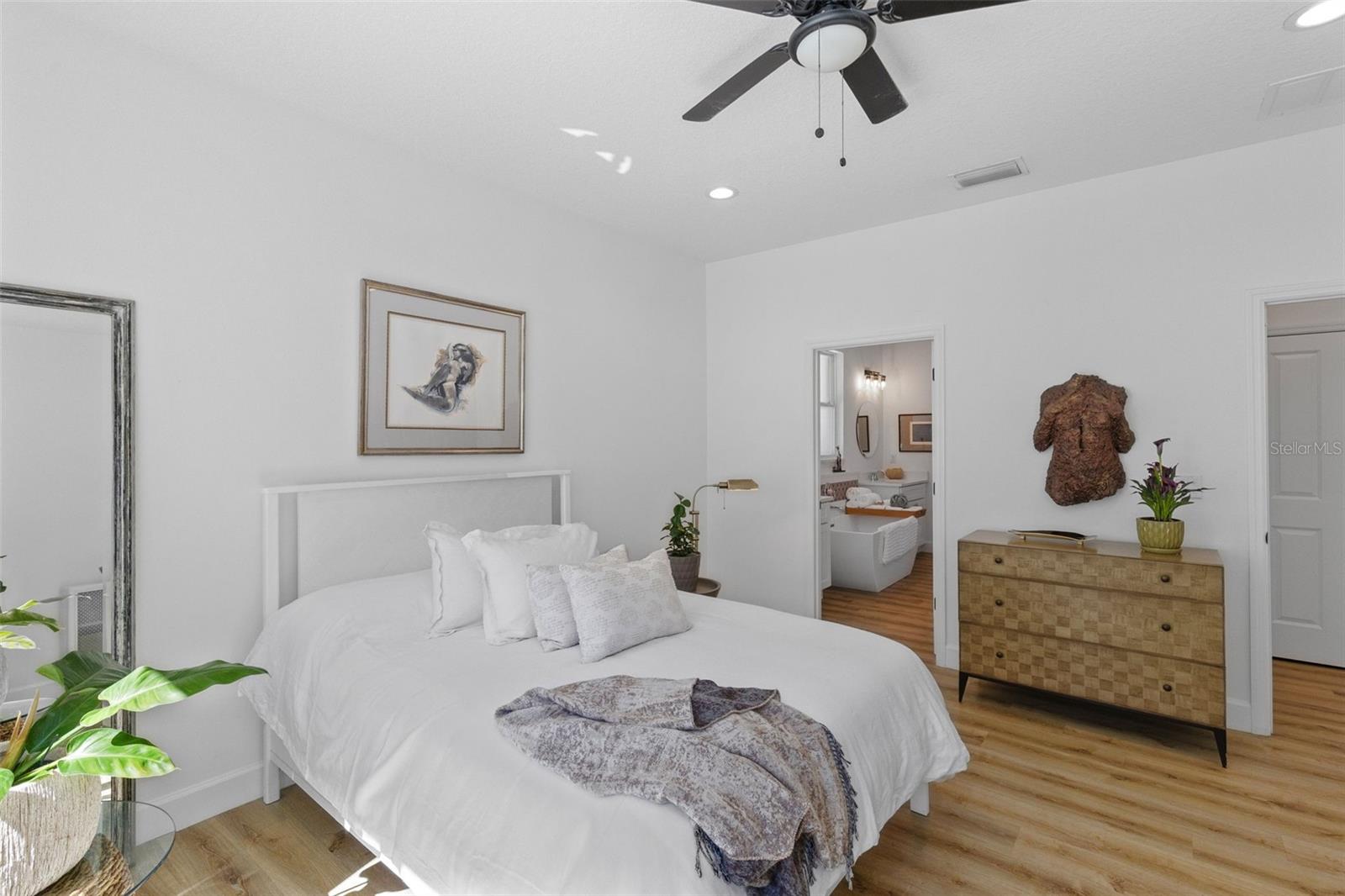 Image 23 of 68 For 16100 Harbar Oaks Drive