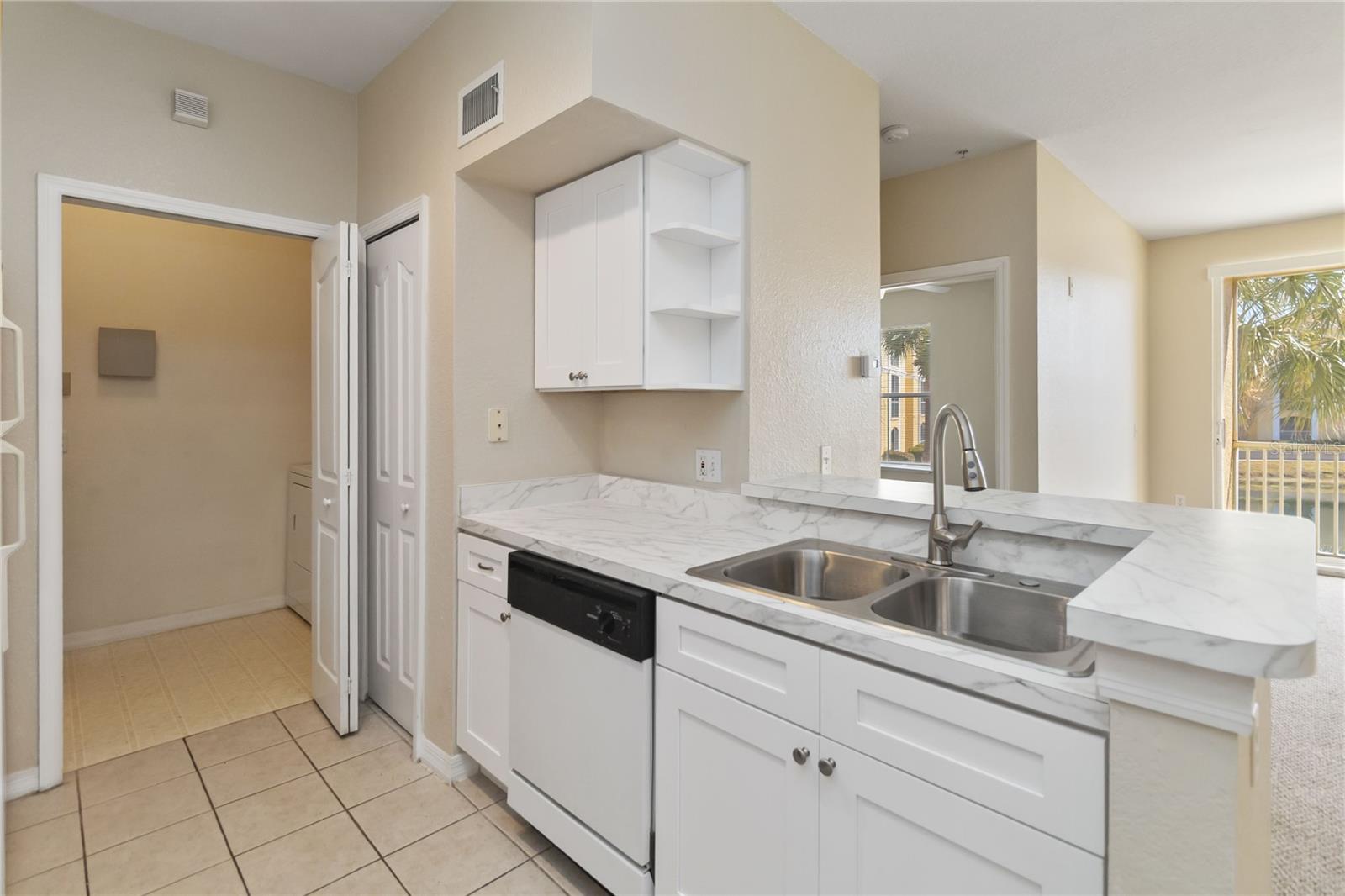 Image 8 of 30 For 1275 Lake Shadow Circle 13206