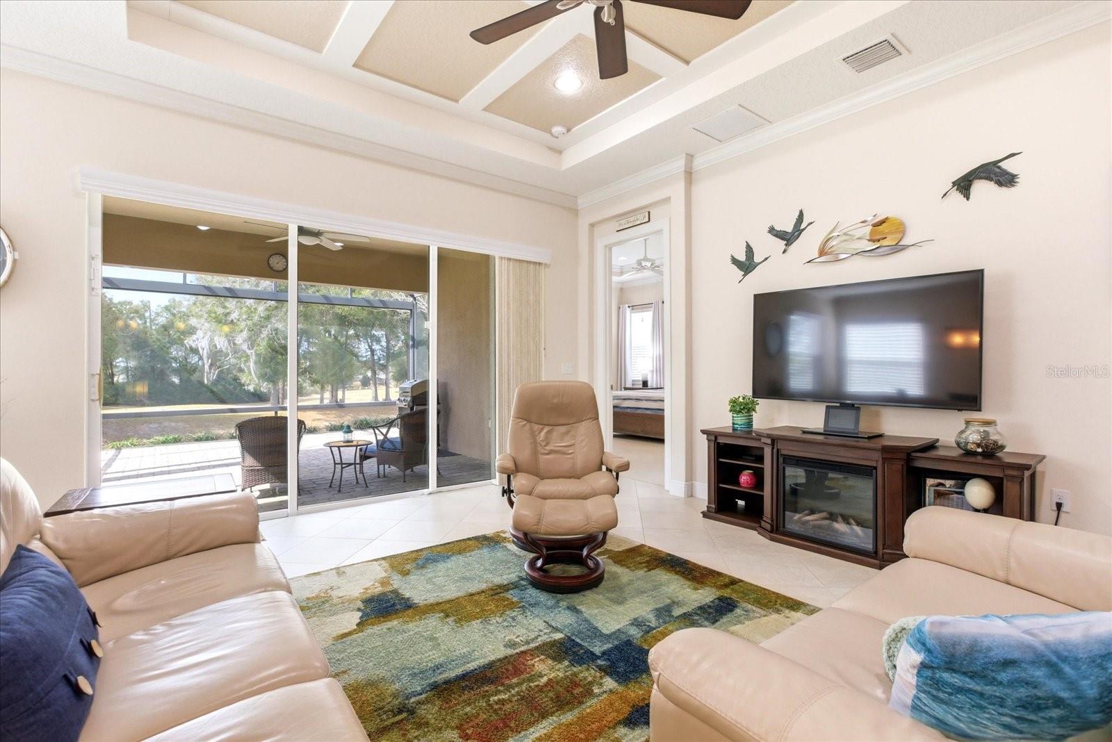 Image 12 of 39 For 911 Victoria Hills Drive S